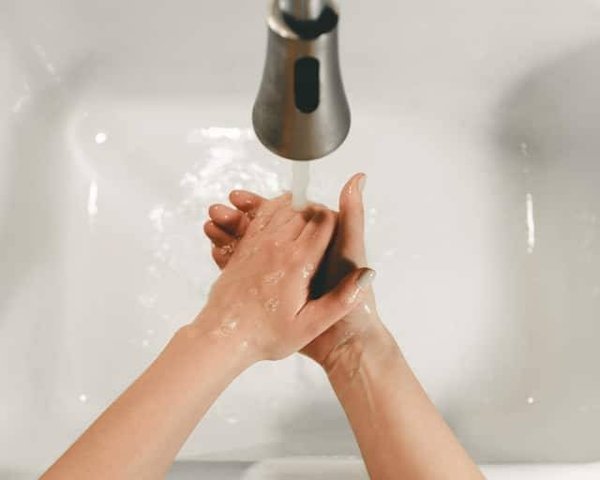 Pourquoi opter pour un distributeur de savon mural rechargeable dans les services hôteliers ?