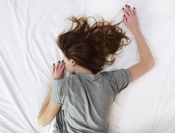 Les 10 meilleurs matelas semi-fermes pour un sommeil réparateur : guide et comparatif